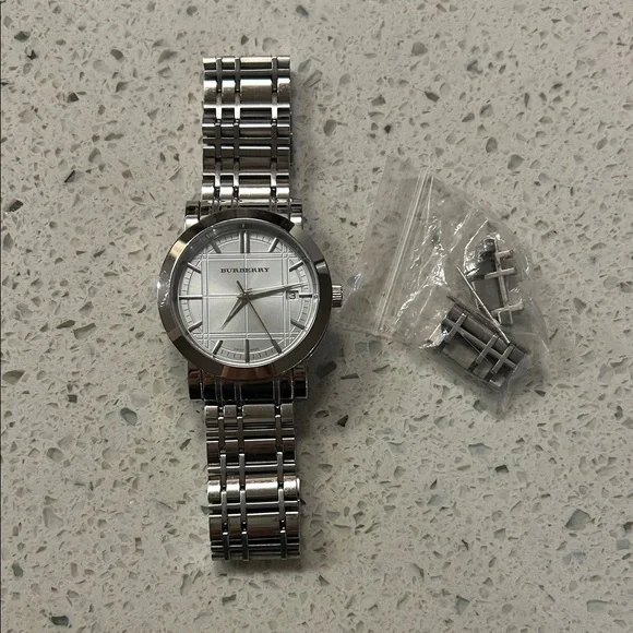 Burberry Heritage Mens Analogue Quartz Watch with Stainless Steel Bracelet BU135 - Picture 1 of 2